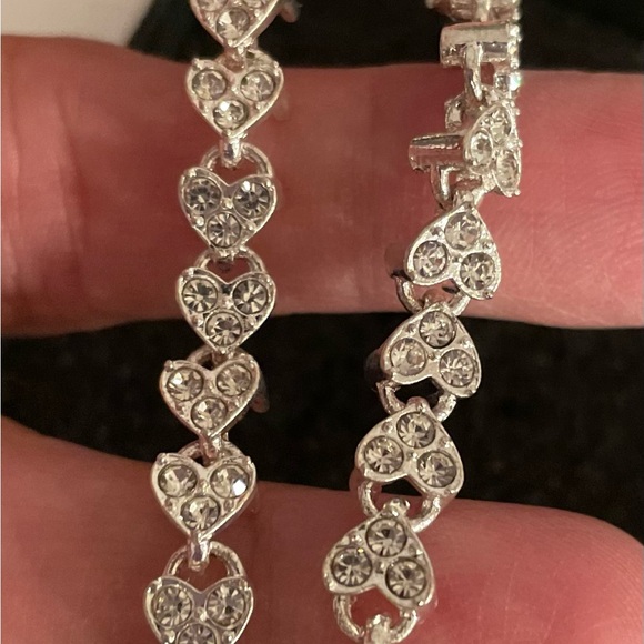 Silver Tone Crystal Heart Bracelet NIB - Picture 9 of 14